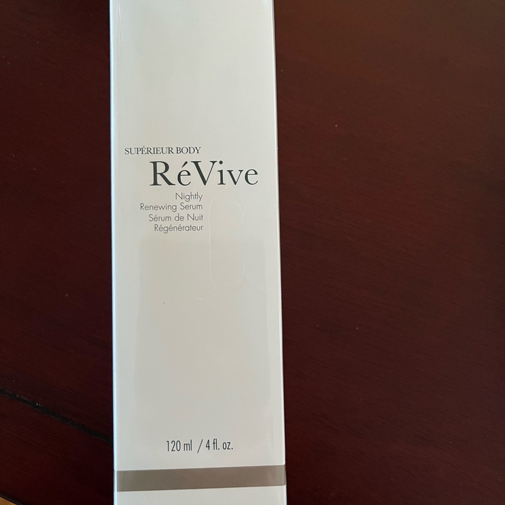 Le superior Body Nightly Renewing Serum